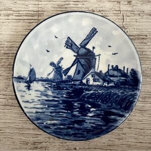 Delft HANDPAINTED Blue and White Ceramic Windmill Art mini plate with hang wire